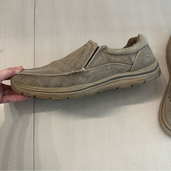 Skechers Men’s Relaxed Fit Memory Foam Khaki Canvas Slip On Shoes Sz 13 GUC - Picture 9 of 14